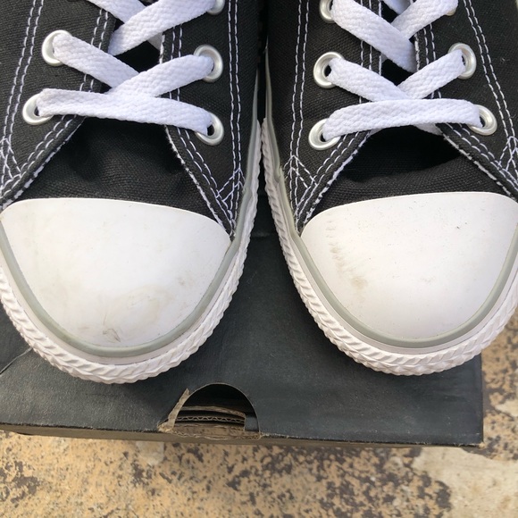 Converse - Picture 2 of 4